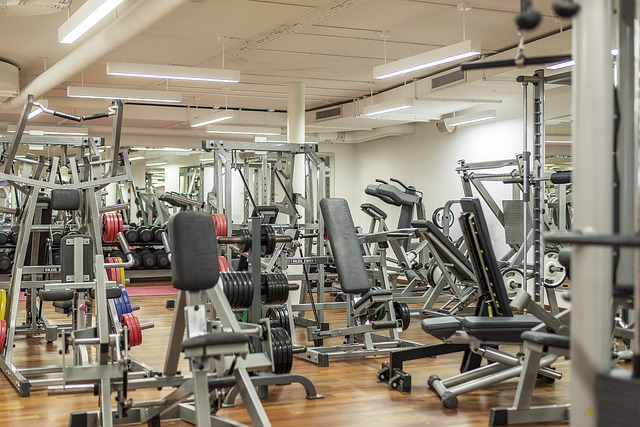 prázdné fitness centrum